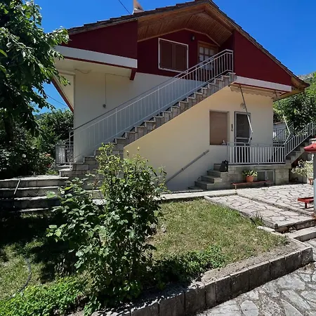 Memories Apartments - Σοφίτα Με Τζάκι Στο Καρπενήσι. Exterior photo